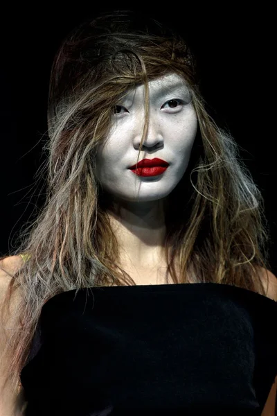 Look 19
